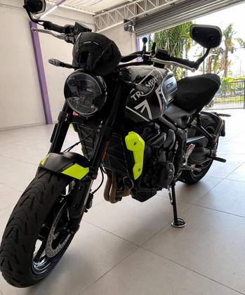 TRIUMPH TRIDENT 660 